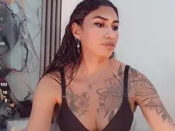 Amateur Sex Cam of khiara_moretti
