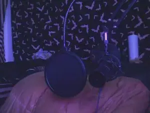 Cam4 Adult Webcam of Loonadoomer
