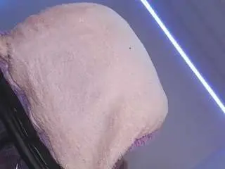 Camsoda Adult Webcam of caroline-hills