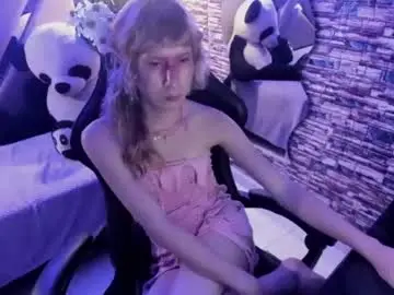 Chaturbate Free Live Porn of vivienne_hadid