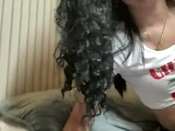 Chaturbate Live Sex Cam of roweena_rodrigo69x