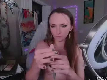 Chaturbate Live Sex Cam of veeweatherbee