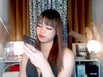 Chaturbate Live Sex Cam of hoelymarie