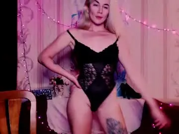 Chaturbate Live Sex Cam of carinfox