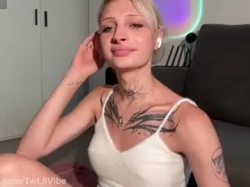 Chaturbate Live Sex Cam of twl8vibe