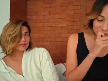 Chaturbate Live Sex Cam of skyamber8v2