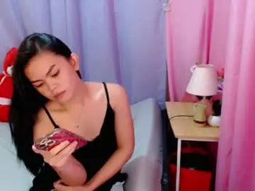 Chaturbate Live Sex Cam of yourlovelytranspinay