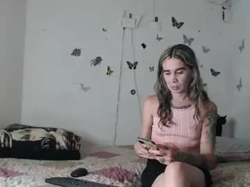 Chaturbate Live Sex Cam of barbie_hot66
