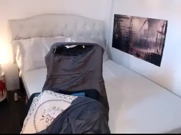 Chaturbate Live Sex Cam of xqueenyasiandomcumx