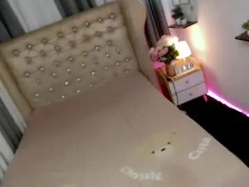 Chaturbate Watch Live Sex Cams of ariahooper