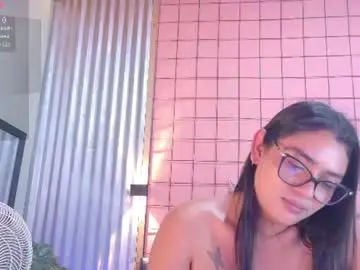 Chaturbate Sex Cam of mensia_hernandez