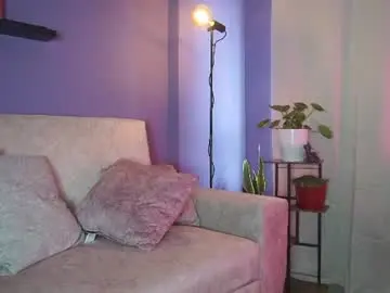 Chaturbate Live Sex Cam of roselinedior
