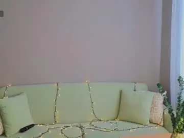 Chaturbate Live Sex Cam of crystaldiva01