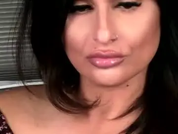 Chaturbate Live Sex Cam of kxaxmichelle