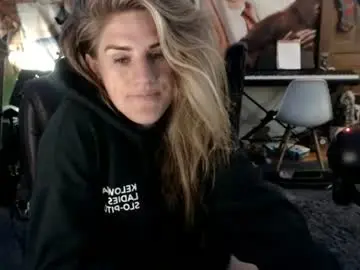 Chaturbate Live Sex Cam of katiecutie_5
