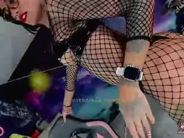 Chaturbate Live Sex Cam of kilye_nellaa