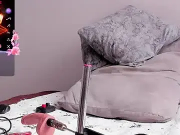 Chaturbate Live Sex Cam of tracysuggar