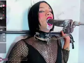 Chaturbate Live Sex Cam of sarahi_camila