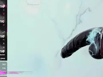Chaturbate Live Sex Cam of sarahi_camila