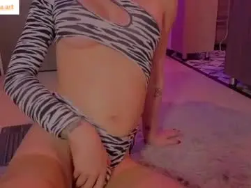 Chaturbate Live Sex Cam of julianna_saenz