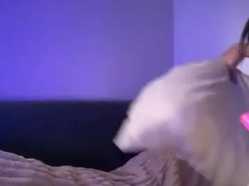 Chaturbate Live Sex Cam of iluvchardonnay