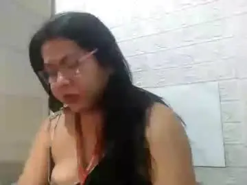 Chaturbate Live Sex Cam of i_drain_u_bitch