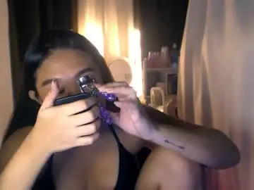 Chaturbate Nude Webcam of elliecummers