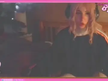 Chaturbate Live Sex Cam of notyourfemboi