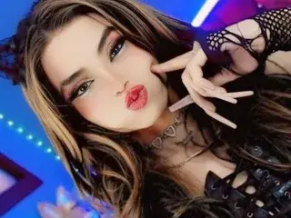 Streamate Live Porn of VictoriaDior69