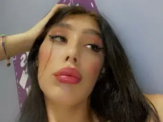 Streamate Live Sex Cam of NICOLSKINNY19