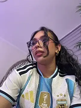 Stripchat Free Live Porn of Samantha_Bernardo