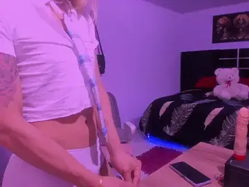 Stripchat Live Sex Cam of aria_rouss