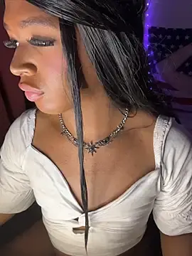 Stripchat Adult Webcam of cherxyl_royal