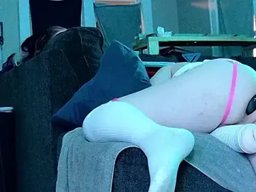 Stripchat Live Sex Cam of famousALYX
