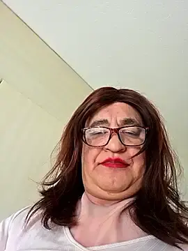 Stripchat Adult Webcam of Trans_MILF_Raya