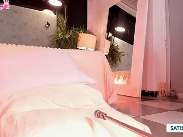 Stripchat Live Sex Cam of JESSI_NAOMI