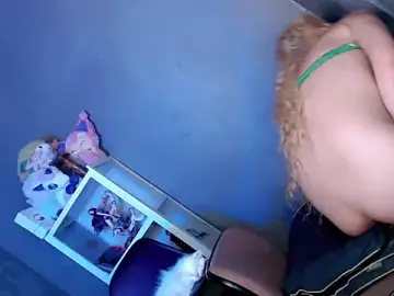 Stripchat Live Porn of coffe_cat28