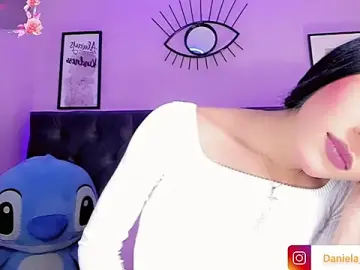 Stripchat Watch Live Sex Cams of Amira_Ember