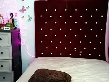Stripchat Free Porn Cam of creamy_spot69