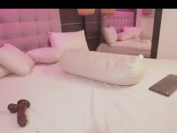 Stripchat Watch Live Sex Cams of BellaLatinaTS