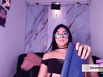 Stripchat Live Sex Cam of Mhiaa_Sweet