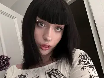 Stripchat Live Sex Cam of Vailyreb_