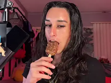Stripchat Live Sex Cam of xoFrankie