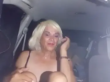 Stripchat Free Live Porn of dustbunny64