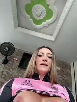 Stripchat Watch Live Sex Cams of bunny_bicht