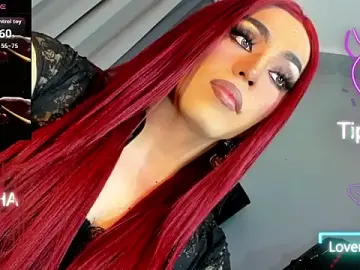 Stripchat Free Porn Cam of DominaAurumXXX