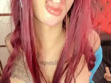 Stripchat Free Live Porn of Scarbadgirl_