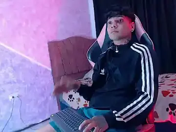 Stripchat Free Porn Cam of extrongerboyx_12