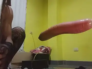Stripchat Free Porn Cam of Canelasexo82