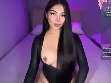 Stripchat Nude Webcam of shantalromance_